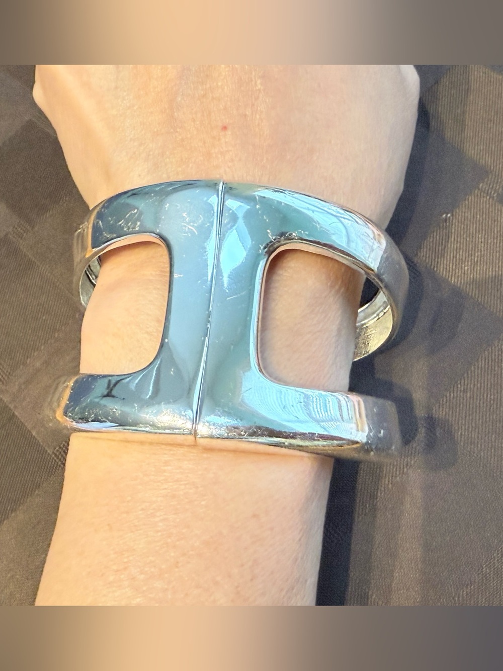 Silver Tone 2" Wide Modernist H Cutout Chunky Hinged
Bangle Bracelet - Picture 15 of 15